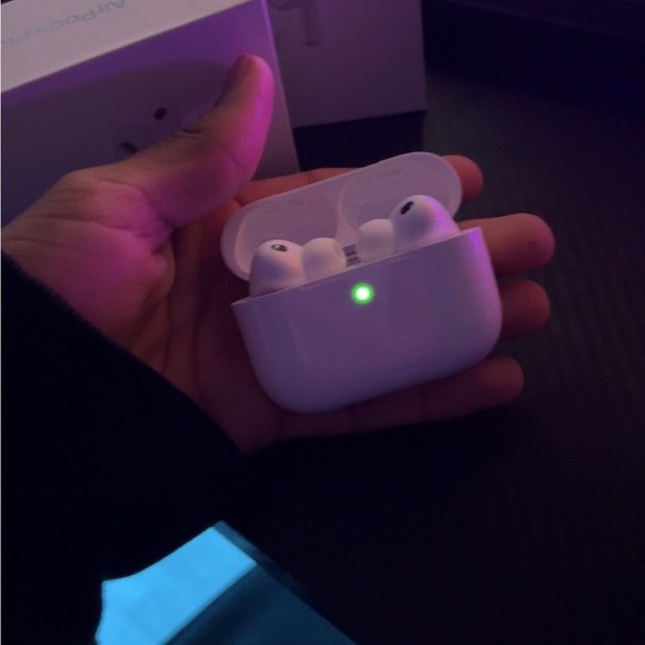 AirPods Pro 3 - Picture 1 of 4